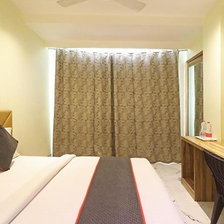 Hotel Good Vibe Near Delhi Igi Airport Нью-Дели Экстерьер фото