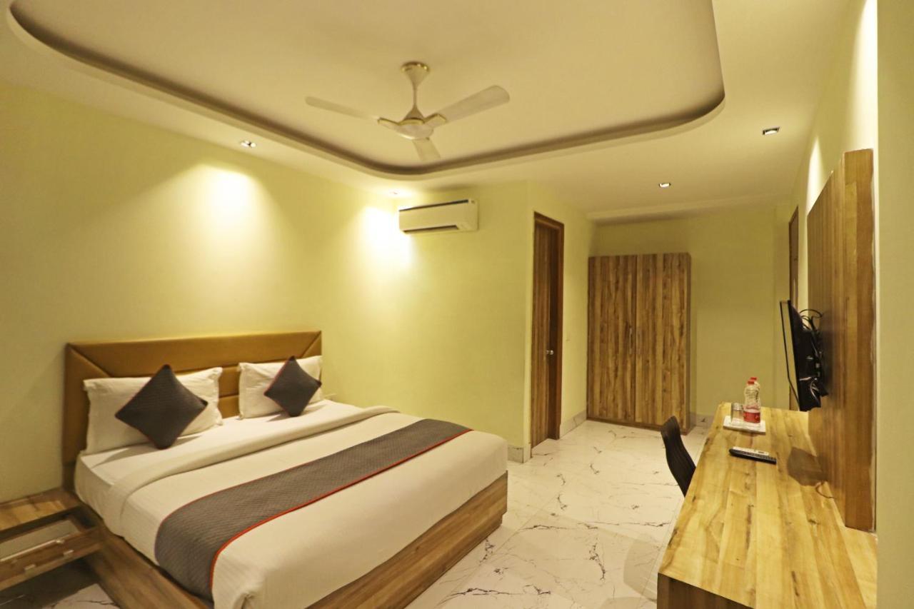 Hotel Good Vibe Near Delhi Igi Airport Нью-Дели Экстерьер фото