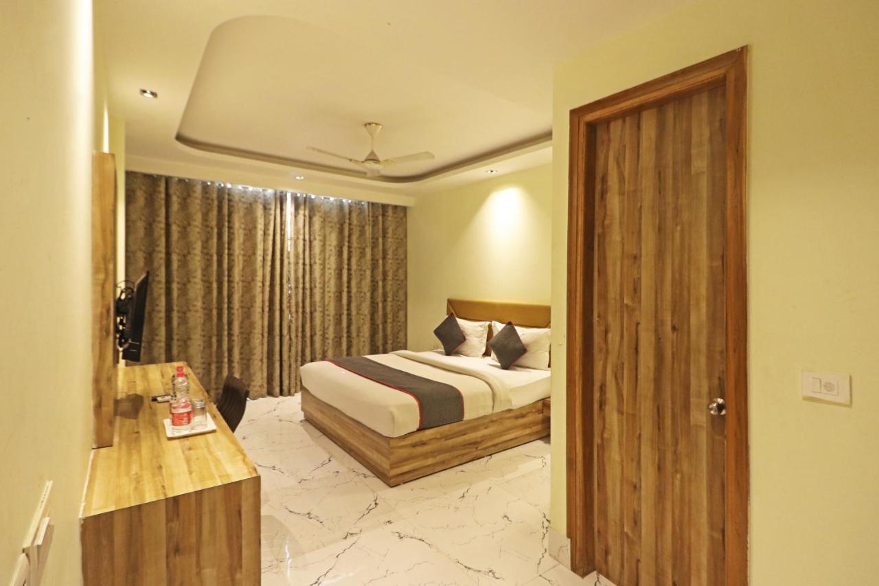 Hotel Good Vibe Near Delhi Igi Airport Нью-Дели Экстерьер фото